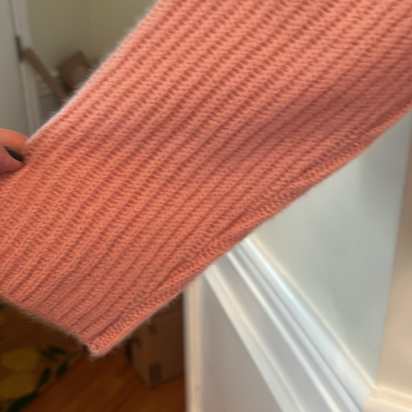 Fabulous 2 tone pink cashmere sweater with heart. NWT Size Large. - Picture 9 of 11